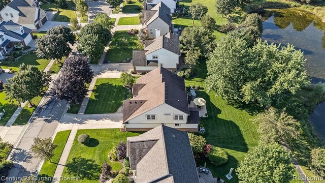 781 Pheasant Run West Drive, Wixom, MI 48393