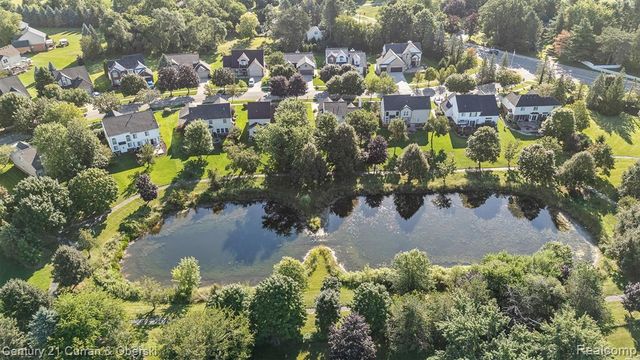 781 Pheasant Run West Drive, Wixom, MI 48393
