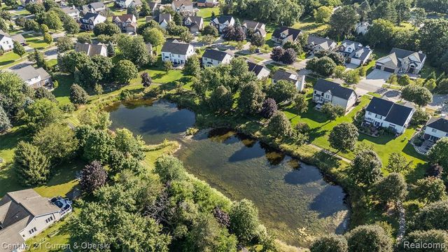 781 Pheasant Run West Drive, Wixom, MI 48393