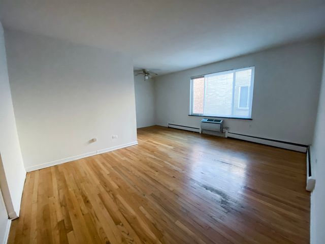 516 W Melrose Street 503, Chicago, IL 60657