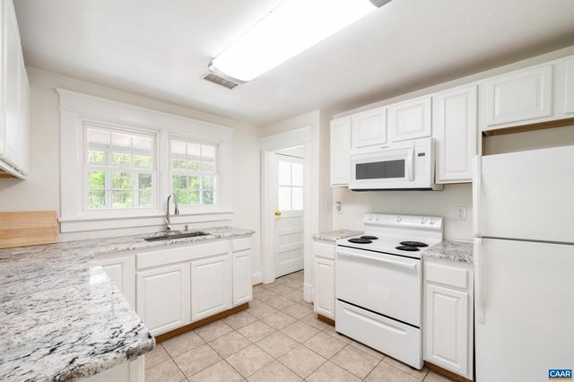 4973 RICHMOND RD, Keswick, VA 22947