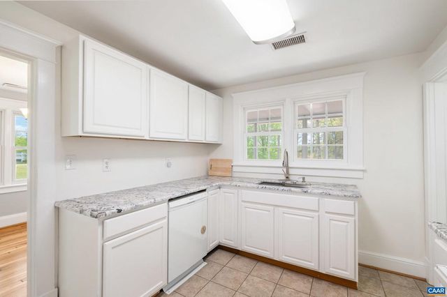 4973 RICHMOND RD, Keswick, VA 22947