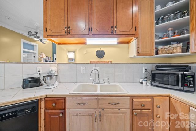 1223 S Lafayette Street, Shelby, NC 28152