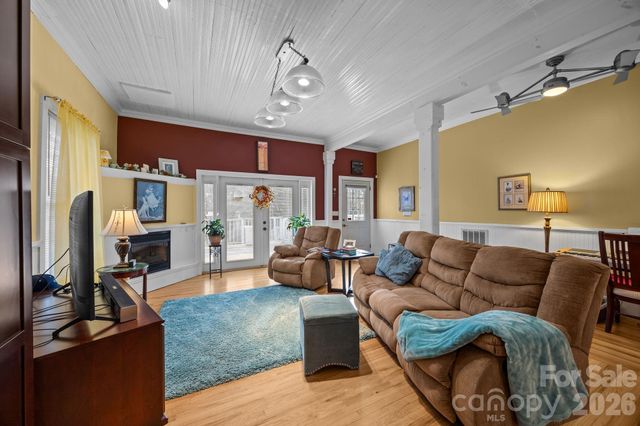 1223 S Lafayette Street, Shelby, NC 28152