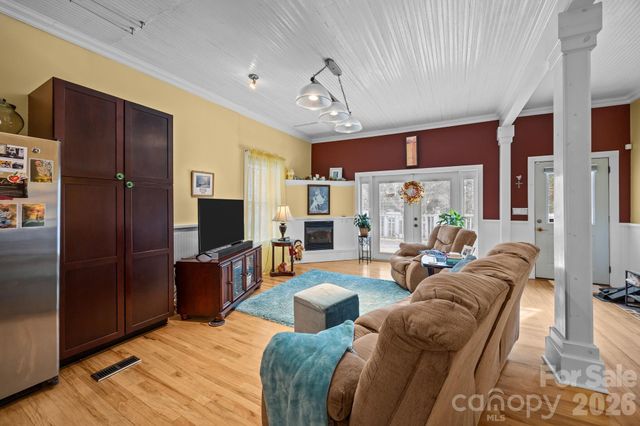 1223 S Lafayette Street, Shelby, NC 28152