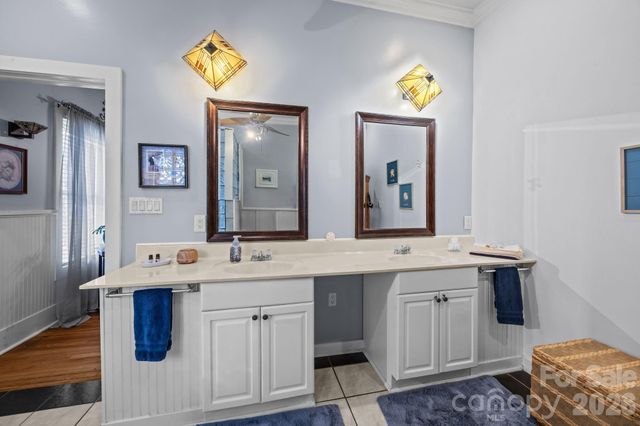 1223 S Lafayette Street, Shelby, NC 28152