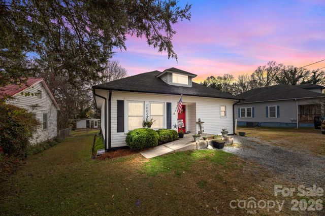 1223 S Lafayette Street, Shelby, NC 28152