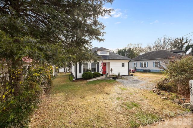 1223 S Lafayette Street, Shelby, NC 28152