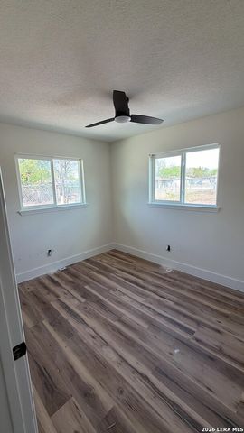 5207 Hemphill DR, San Antonio, TX 78228