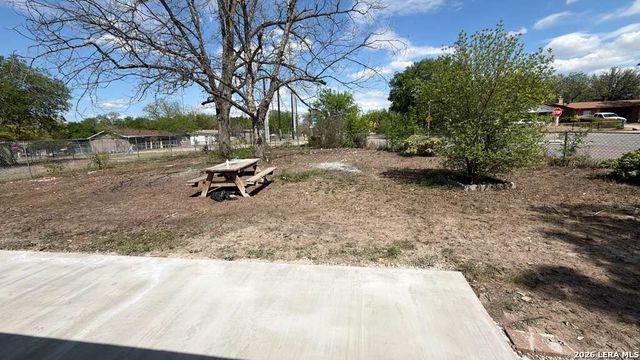 5207 Hemphill DR, San Antonio, TX 78228