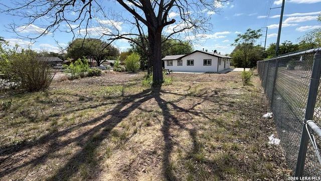 5207 Hemphill DR, San Antonio, TX 78228