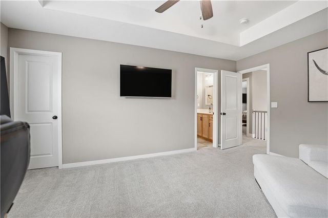 7190 N National Drive, Parkville, MO 64152
