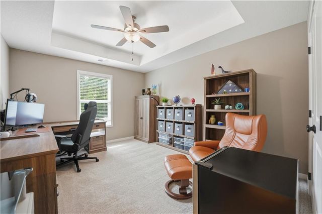 7190 N National Drive, Parkville, MO 64152