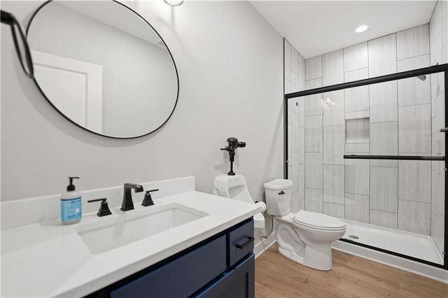 7190 N National Drive, Parkville, MO 64152