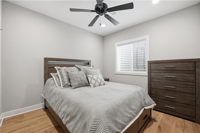 7190 N National Drive, Parkville, MO 64152