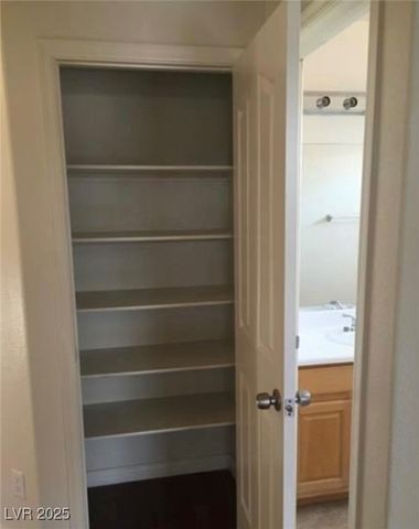 9076 Quarrystone Way, Las Vegas, NV 89123