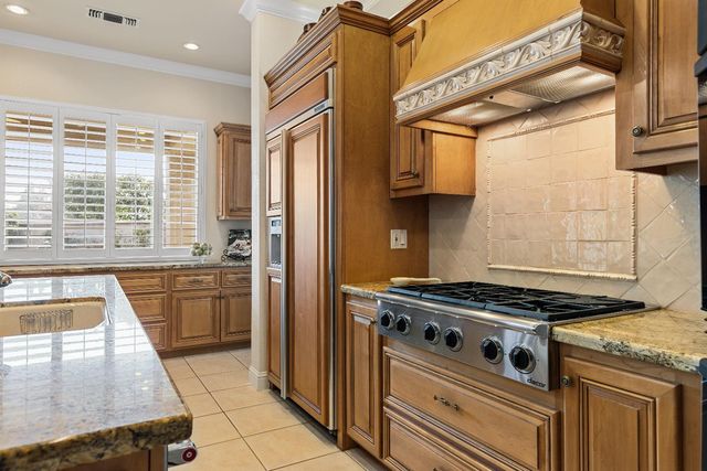 2184 Heritage Dr, Roseville, CA 95678