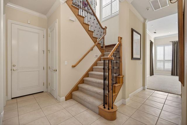 2184 Heritage Dr, Roseville, CA 95678