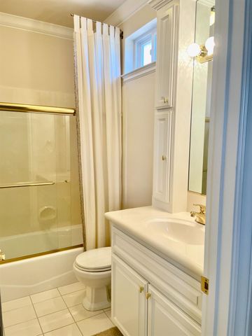 2184 Heritage Dr, Roseville, CA 95678