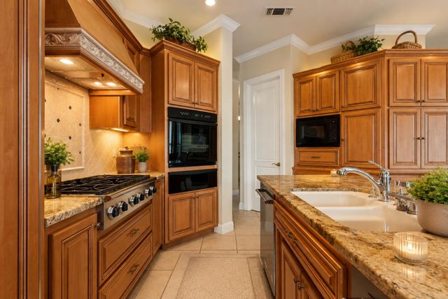 2184 Heritage Dr, Roseville, CA 95678