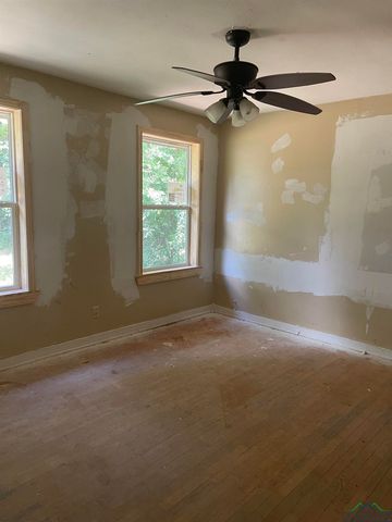 1104 Webb St, Daingerfield, TX 75638