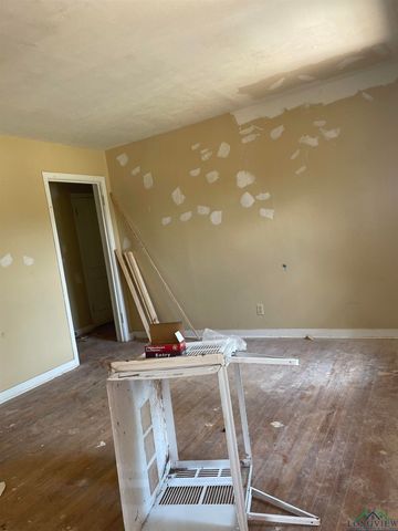 1104 Webb St, Daingerfield, TX 75638