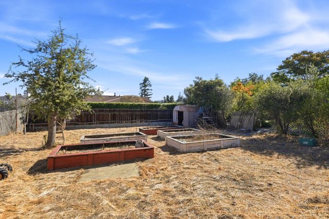 375 Alameda De Las Pulgas, Redwood City, CA 94062