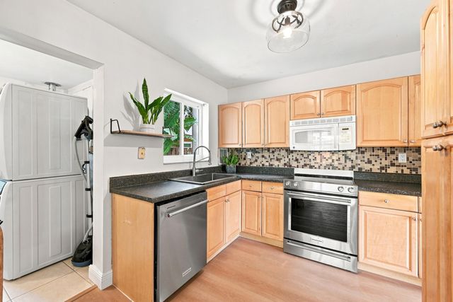 351 SW 13TH Street, Pompano Beach, FL 33060