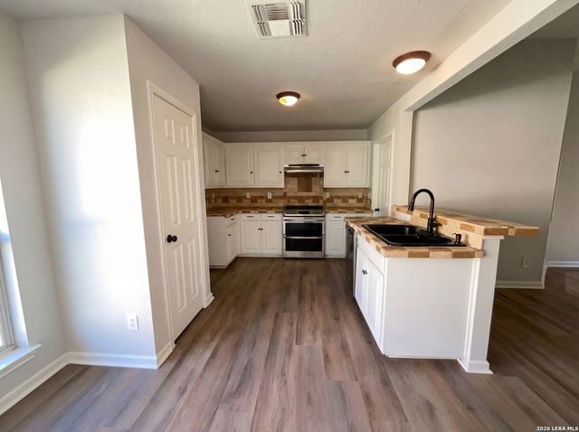 6415 Ithaca, San Antonio, TX 78239