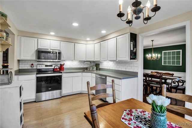 54 Surrey, Amherst, NY 14221