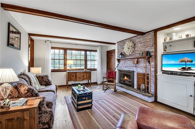 54 Surrey, Amherst, NY 14221