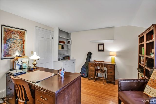 54 Surrey, Amherst, NY 14221