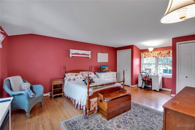 54 Surrey, Amherst, NY 14221