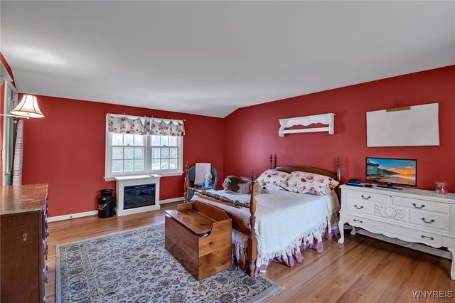 54 Surrey, Amherst, NY 14221