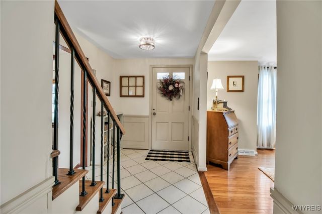 54 Surrey, Amherst, NY 14221