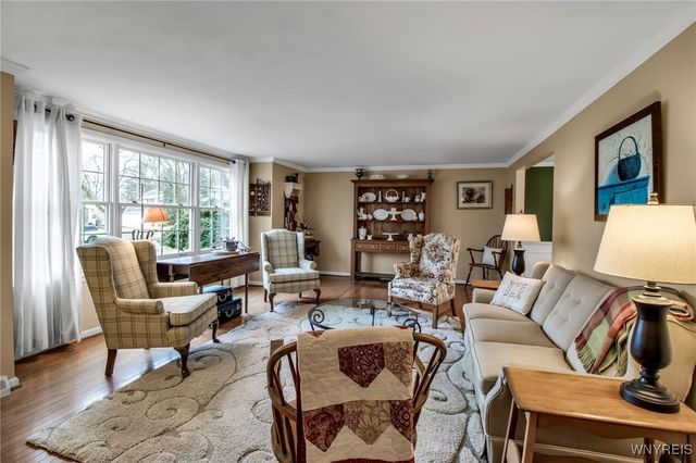 54 Surrey, Amherst, NY 14221