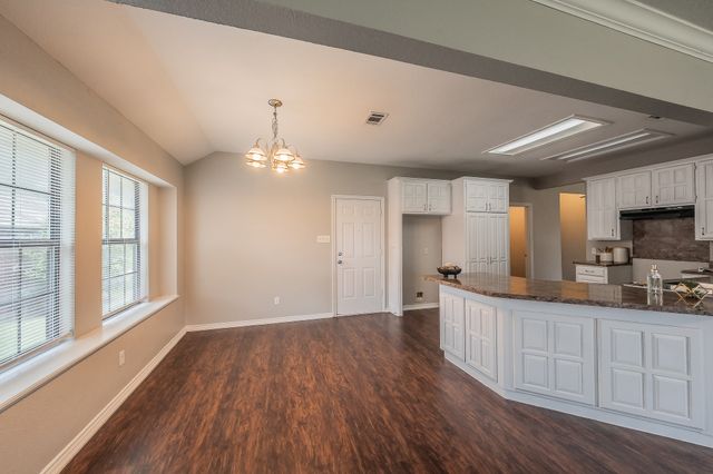 117 Downwood Drive, Burleson, TX 76028