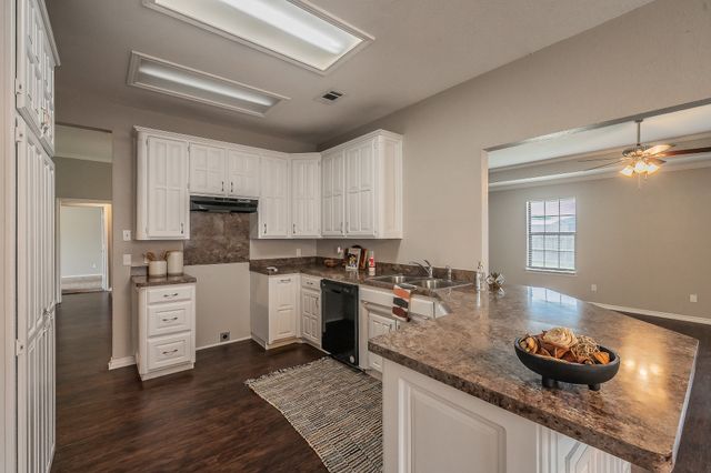 117 Downwood Drive, Burleson, TX 76028