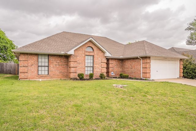 117 Downwood Drive, Burleson, TX 76028