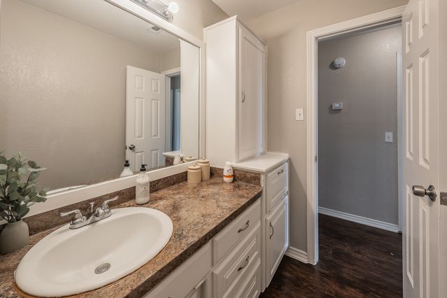 117 Downwood Drive, Burleson, TX 76028