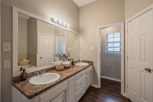 117 Downwood Drive, Burleson, TX 76028