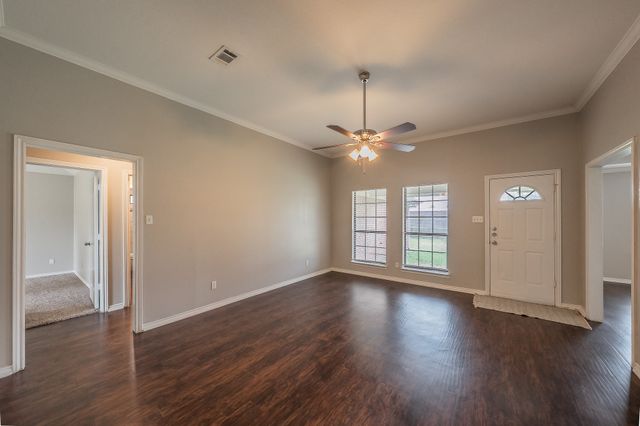 117 Downwood Drive, Burleson, TX 76028