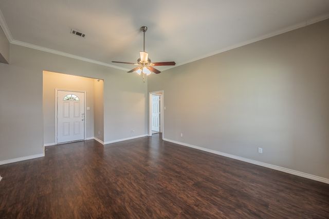 117 Downwood Drive, Burleson, TX 76028