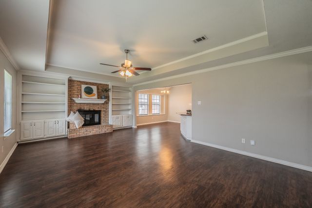 117 Downwood Drive, Burleson, TX 76028