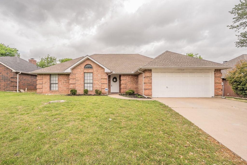 117 Downwood Drive, Burleson, TX 76028