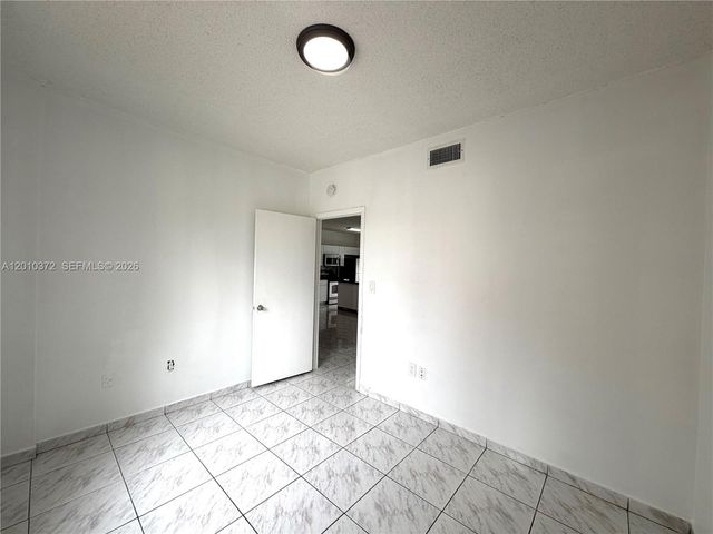 8019 Lake Dr 104, Doral, FL 33166