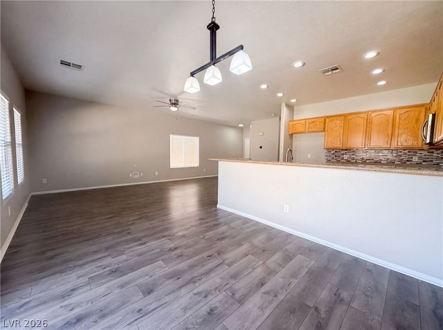 4560 Sunflower Avenue, Las Vegas, NV 89120