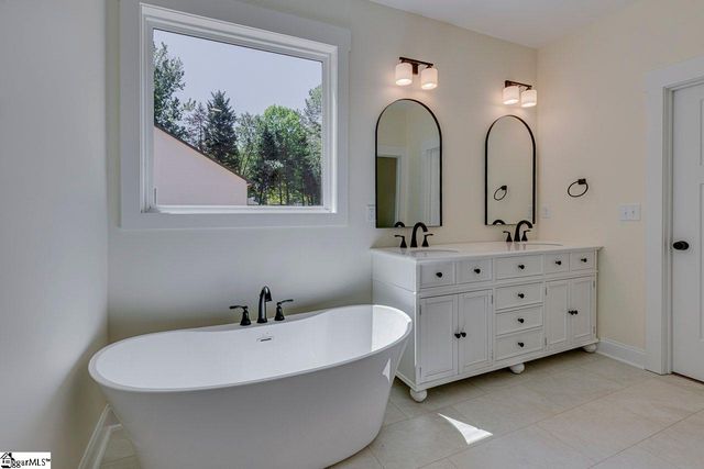 5 Carter Drive, Marietta, SC 29661