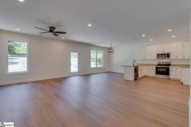 5 Carter Drive, Marietta, SC 29661