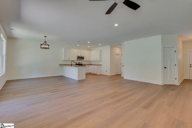 5 Carter Drive, Marietta, SC 29661